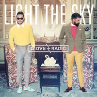 Solo Dance Party - Radio Radio, Leaf