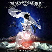 In The Darkness - Main-De-Gloire