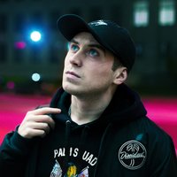 Niki L
