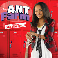Pose - Stefanie Scott, Carlon Jeffery